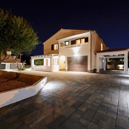 Villa Demonta تروغير المظهر الخارجي الصورة
